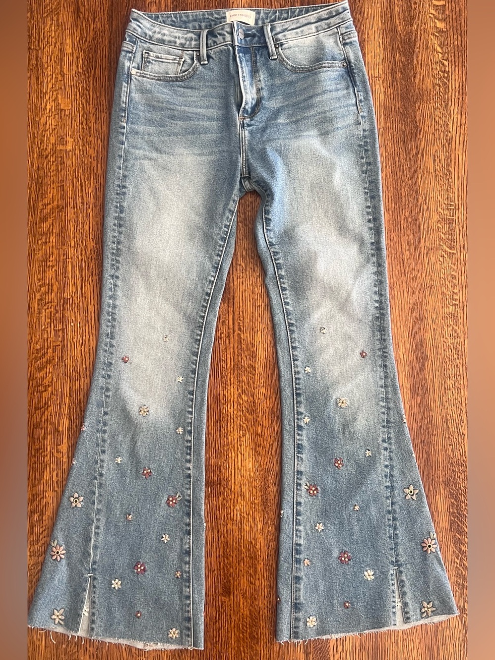 Free People Driftwood Farrah Embroidered Floral Wide Leg Flare Jeans SZ 26 Studs